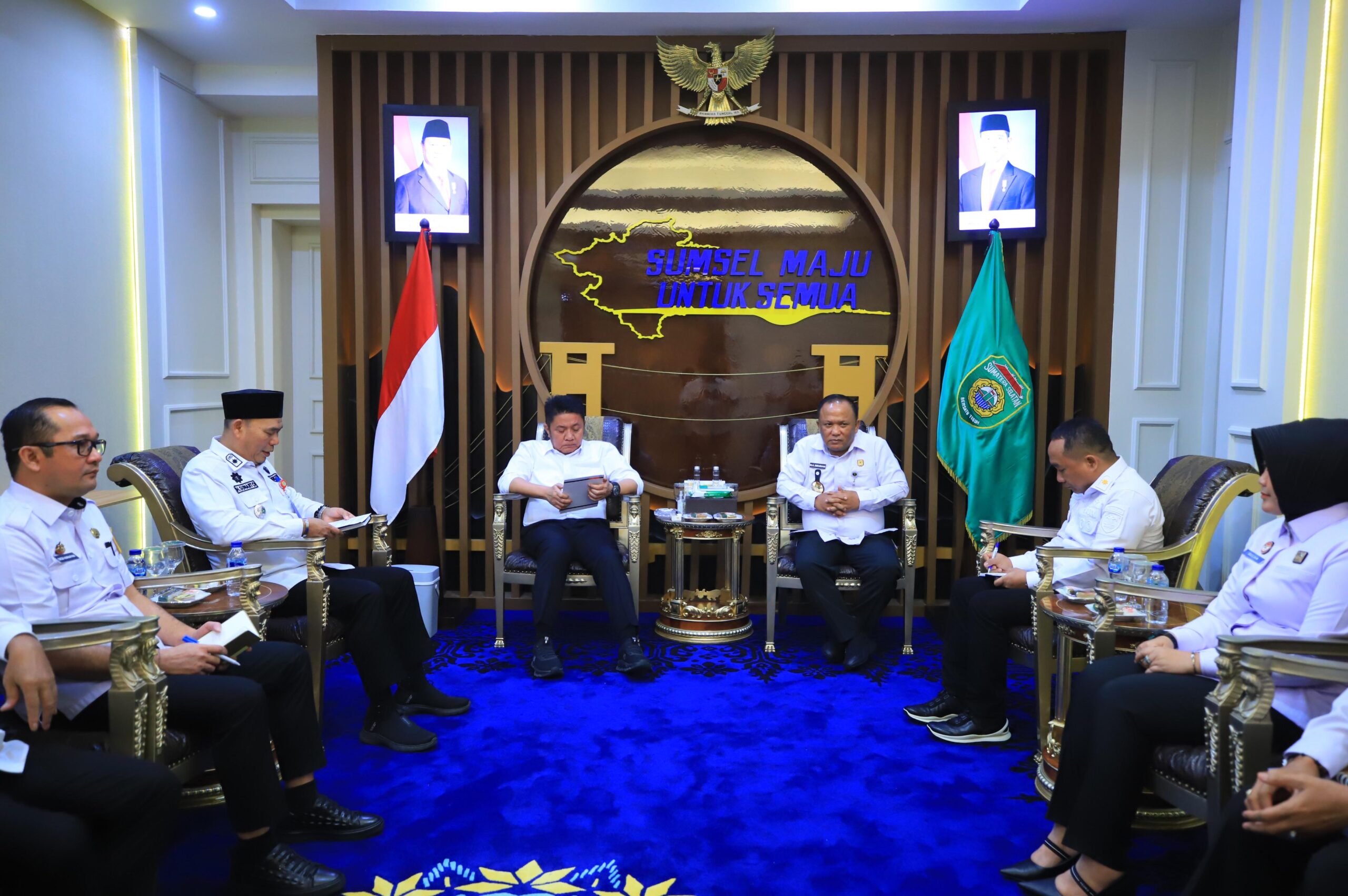 Gubernur Sumsel, Herman Deru dan Kepala Kemenkumham Sumsel, Maju Amintas Siburian bersama instansi terkait, saat audensi pembentukan Posbakum.(Foto:J)