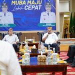 Bupati Muba, H.M Toha saat melakukan audensi dengan Ketua Pengurus Paguyuban Pasundan Bersatu, Husen Achmad.(Foto:J)