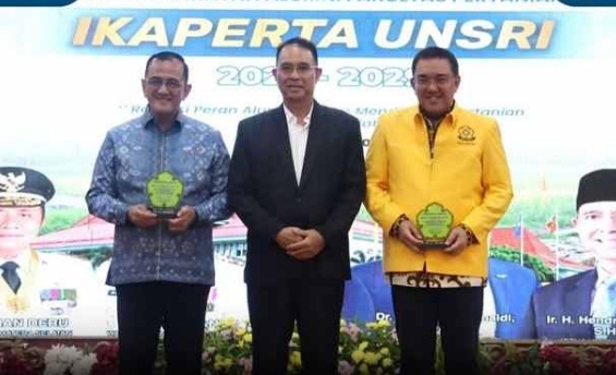Sekda Sumsel, Edward Candra saat menghadiri pelantikan dan pengukuhan pengurus IKAPERTA UNSRI Periode 2025-2029.(Foto:J)