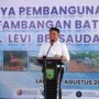 Gubernur Sumsel, Herman Deru saat memberikan sambutan usai meresmikan pembangunan jalan khusus angkutan batubara, Lahat.(Foto:J)