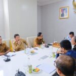 Bupati Muba, H.M Toha saat melakukan rapat audensi dengan jajaran Icon Plus Subholding PLN.(Foto:J)
