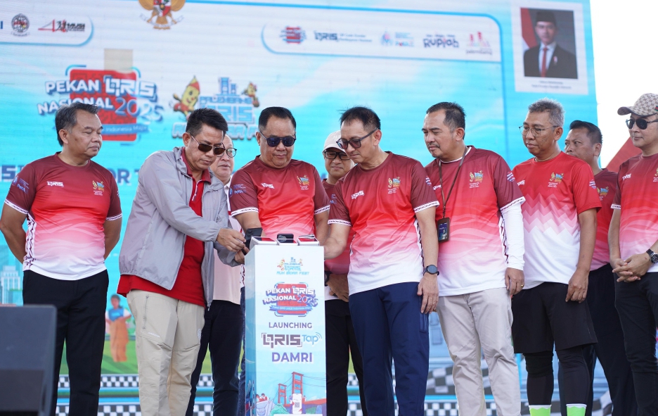 Wagub Sumsel, Cik Ujang didampingi Kepala Bank Indonesia Sumatera Selatan, Bambang Pramono, saat meresmikan  peluncuran QRIS Run Bidar Fest.(Foto:J)