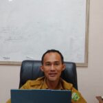 Kepala Bidang (Kabid) Jalan Pekerjaan Umum Bina Marga Provinsi Sumsel, Adripan saat tengah memberikan keterangan kepada awak media.(Foto:J)